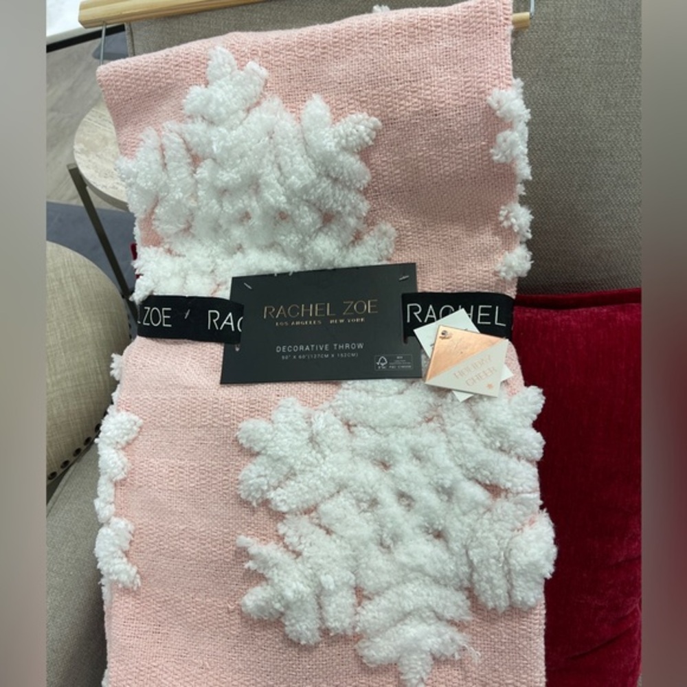 Rachel Zoe PINK Snowflake Throw w/ White Tufted Snowflakes 🩷❄️ NWT